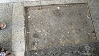 files/theme/media/side/stiegenhausreinigung/dreckige_fussabtreter.JPG